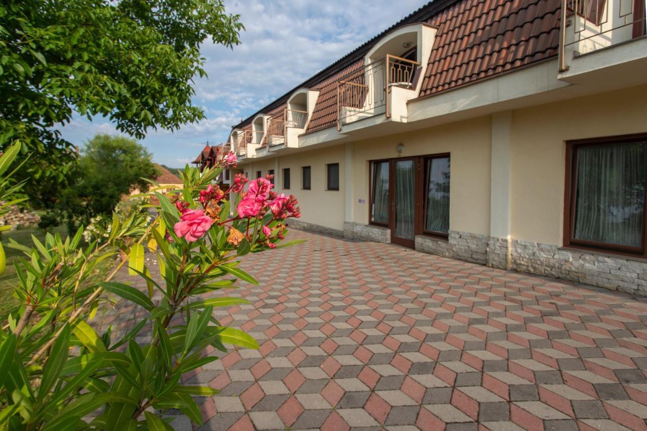 Margareta Apartman Es Ueduelohaz Bogács Exterior foto